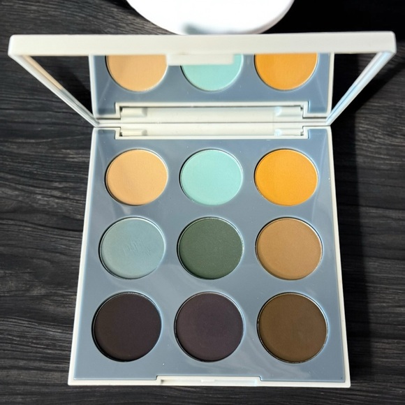 Morphe 9C Matte Essentials Artistry Eye Shadow Palette - Picture 3 of 13